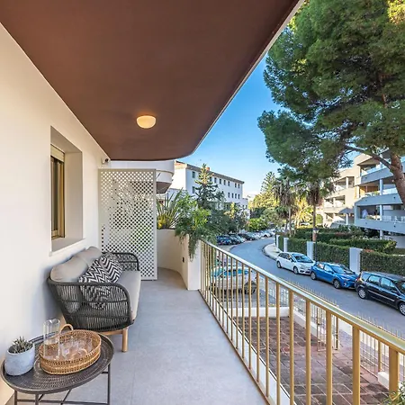 Apartment The Clover Boutique Banus